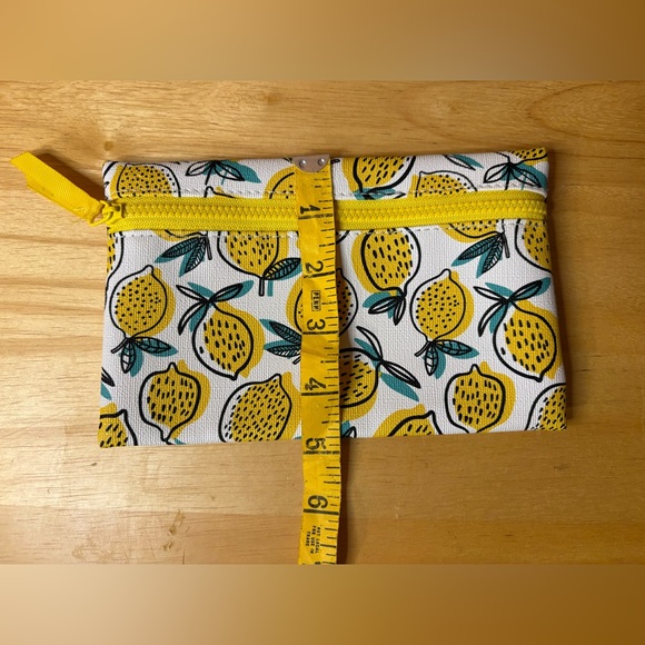 IPSY Lemon Makeup Bag + Skincare Beauty Bundle - Picture 9 of 10